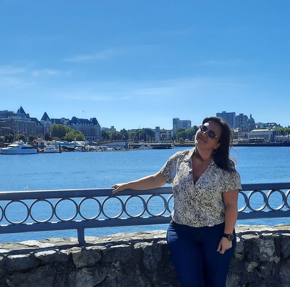 Meet your Posher, Valerie - Picture 1 of 1